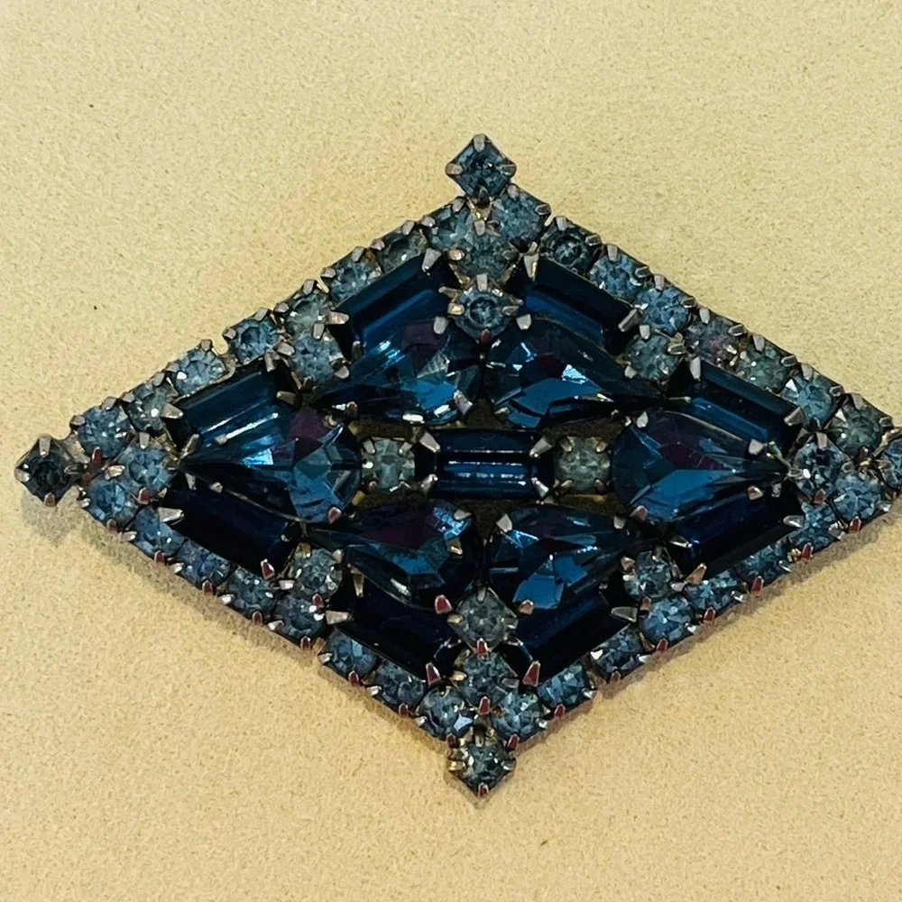 Vintage Light Blue and Navy Blue Gemstone Brooch